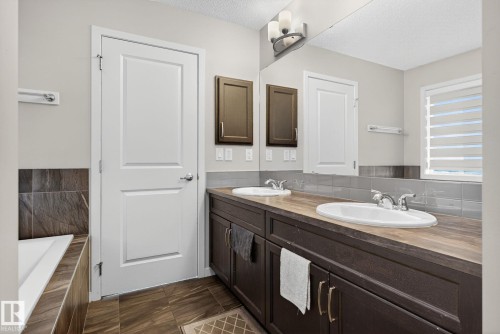 2031 51 Street, Edmonton, AB - Indoor Photo Showing Bathroom