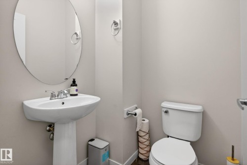 2031 51 Street, Edmonton, AB - Indoor Photo Showing Bathroom