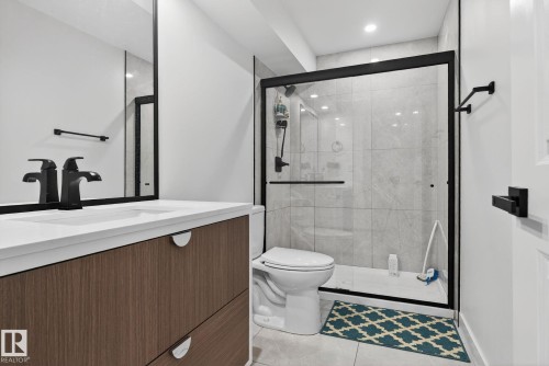 2031 51 Street, Edmonton, AB - Indoor Photo Showing Bathroom