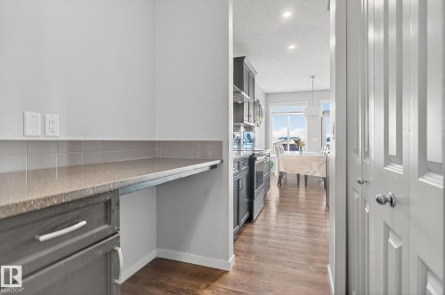 2031 51 Street, Edmonton, AB - Indoor