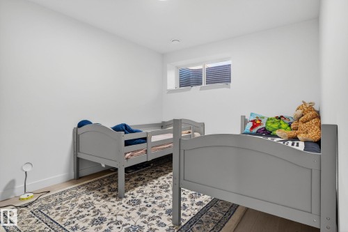 2031 51 Street, Edmonton, AB - Indoor