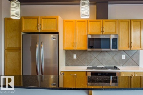 403 4835 104 A Street Nw, Edmonton, AB - Indoor Photo Showing Kitchen