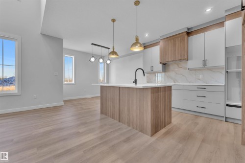 236 Crystal Creek Drive, Leduc, AB - Indoor Photo Showing Kitchen