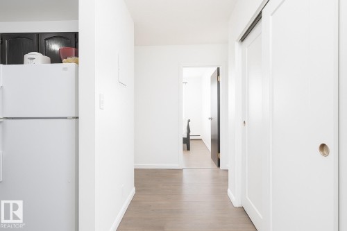 404 3610 43 Avenue, Edmonton, AB - Indoor Photo Showing Other Room