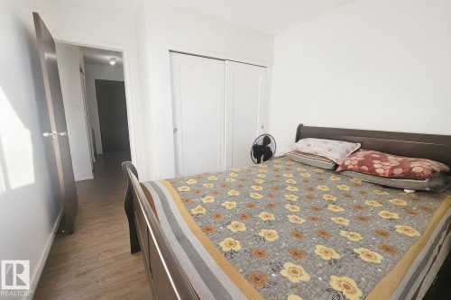 404 3610 43 Avenue, Edmonton, AB - Indoor Photo Showing Bedroom