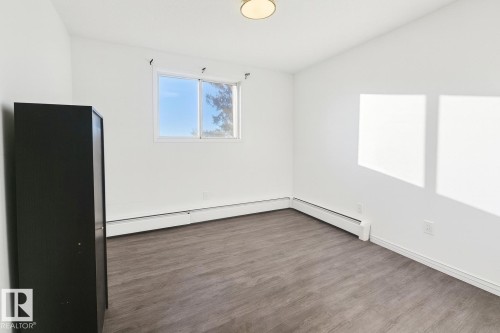 404 3610 43 Avenue, Edmonton, AB - Indoor Photo Showing Other Room