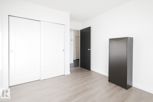 404 3610 43 Avenue, Edmonton, AB - Indoor Photo Showing Other Room