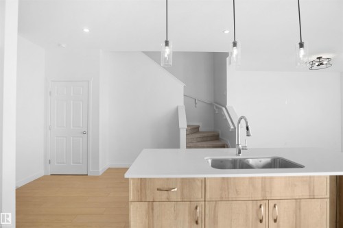 2116 210 Street, Edmonton, AB - Indoor Photo Showing Kitchen