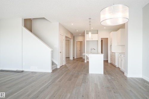 17639 46 Street, Edmonton, AB - Indoor Photo Showing Kitchen
