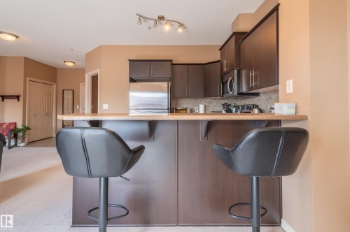 431 263 Macewan Road, Edmonton, AB - Indoor Photo Showing Kitchen With Upgraded Kitchen