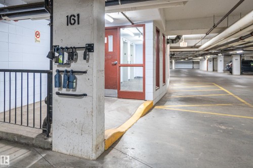 431 263 Macewan Road, Edmonton, AB - Indoor Photo Showing Garage