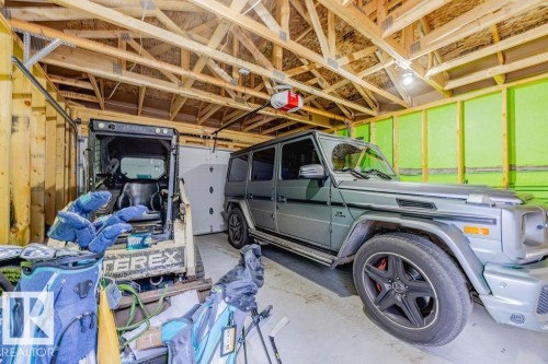 4 Chambery Crescent, St. Albert, AB - Indoor Photo Showing Garage