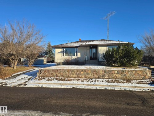 4709 46 Street  Two Hills, AB T0B 4K0