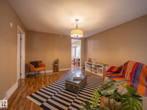 11163 69 Street, Edmonton, AB - Indoor