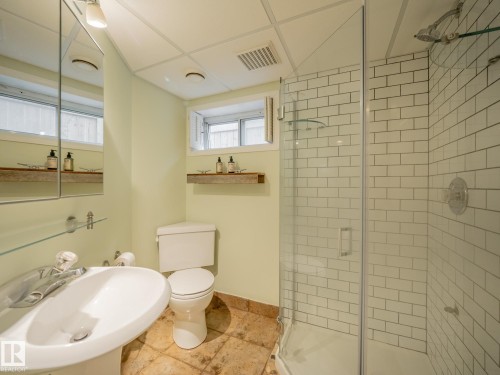 11163 69 Street, Edmonton, AB - Indoor Photo Showing Bathroom