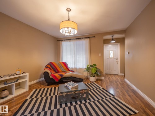 11163 69 Street, Edmonton, AB - Indoor