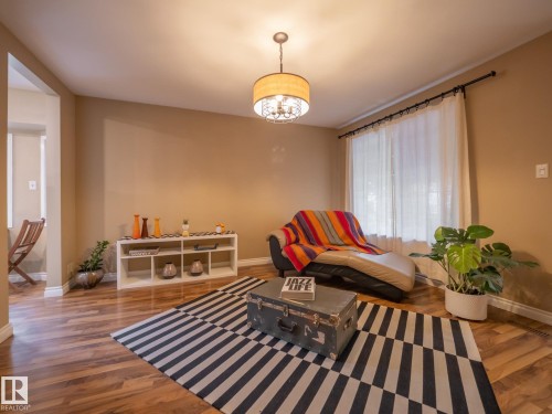 11163 69 Street, Edmonton, AB - Indoor