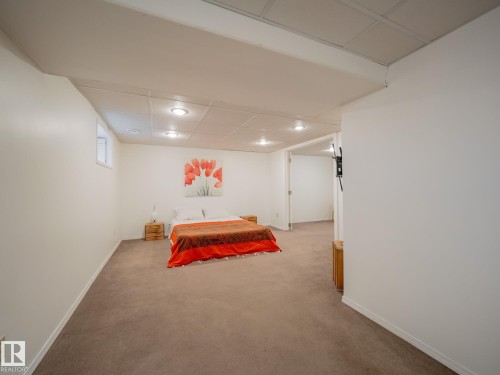 11163 69 Street, Edmonton, AB - Indoor