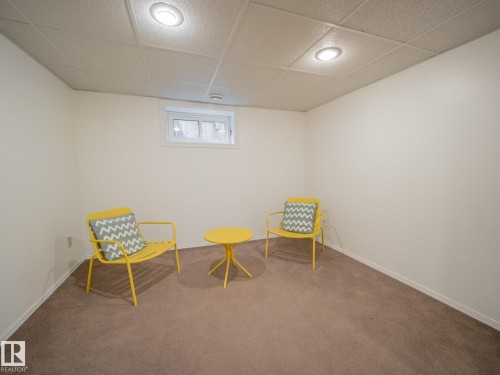 11163 69 Street, Edmonton, AB - Indoor