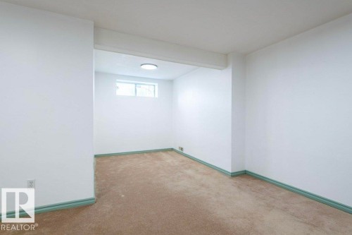 1112 118A Street Nw, Edmonton, AB - Indoor Photo Showing Other Room