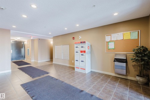 209 11803 22 Avenue, Edmonton, AB - Indoor Photo Showing Other Room