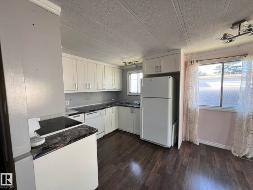 7 Hillcrest Drive, Edmonton, AB - Indoor Photo Showing Kitchen With Double Sink
