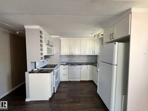 7 Hillcrest Drive, Edmonton, AB - Indoor Photo Showing Kitchen With Double Sink