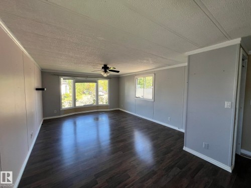 7 Hillcrest Drive, Edmonton, AB - Indoor Photo Showing Other Room