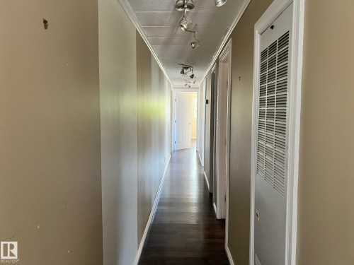 7 Hillcrest Drive, Edmonton, AB - Indoor Photo Showing Other Room