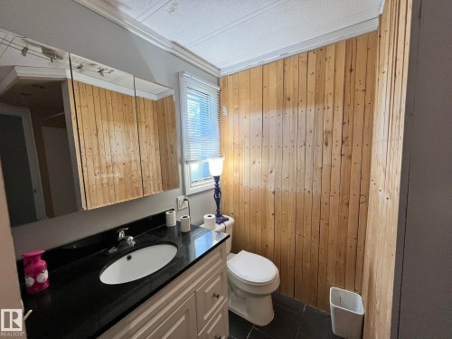 7 Hillcrest Drive, Edmonton, AB - Indoor Photo Showing Bathroom