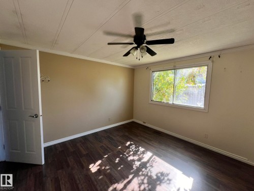 7 Hillcrest Drive, Edmonton, AB - Indoor Photo Showing Other Room