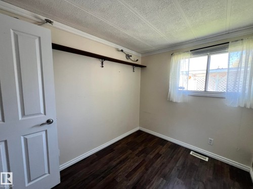 7 Hillcrest Drive, Edmonton, AB - Indoor Photo Showing Other Room