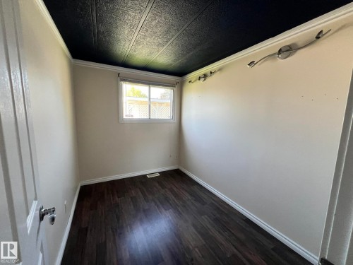 7 Hillcrest Drive, Edmonton, AB - Indoor Photo Showing Other Room