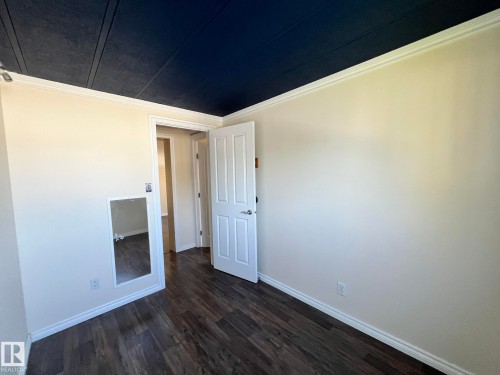 7 Hillcrest Drive, Edmonton, AB - Indoor Photo Showing Other Room