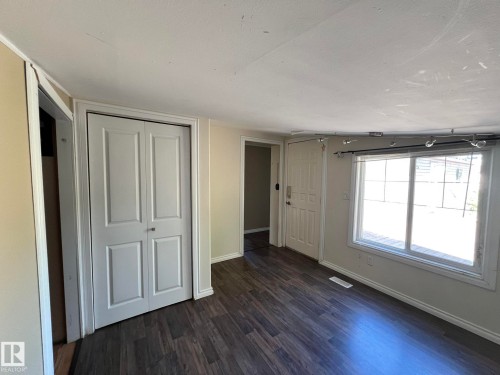 7 Hillcrest Drive, Edmonton, AB - Indoor Photo Showing Other Room