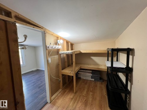 7 Hillcrest Drive, Edmonton, AB - Indoor