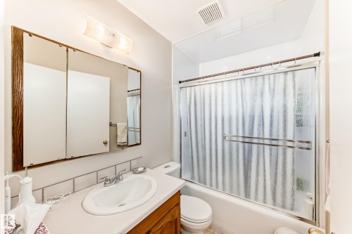 8602 158 Street, Edmonton, AB - Indoor Photo Showing Bathroom