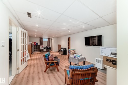 8602 158 Street, Edmonton, AB - Indoor