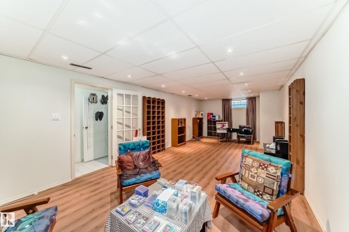 8602 158 Street, Edmonton, AB - Indoor