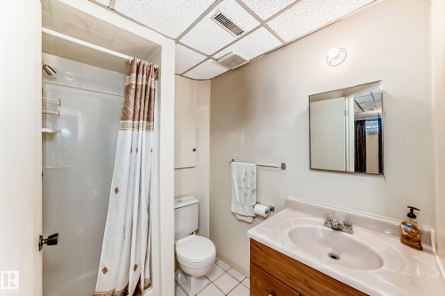 8602 158 Street, Edmonton, AB - Indoor Photo Showing Bathroom