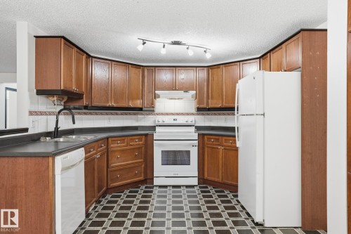 5304 190 Street, Edmonton, AB - Indoor Photo Showing Kitchen
