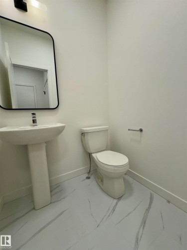 8223 Kiriak Loop, Edmonton, AB - Indoor Photo Showing Bathroom