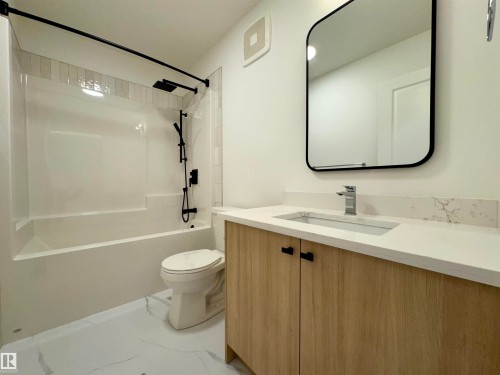 8223 Kiriak Loop, Edmonton, AB - Indoor Photo Showing Bathroom