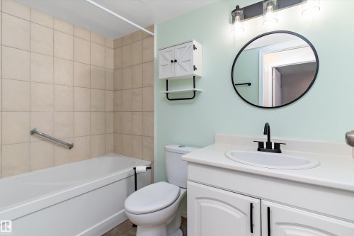 3415 48 Street, Edmonton, AB - Indoor Photo Showing Bathroom