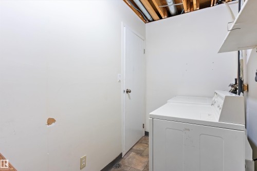 3415 48 Street, Edmonton, AB - Indoor Photo Showing Laundry Room