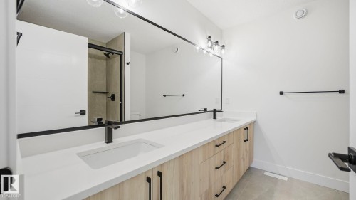 110 Spring Link, Spruce Grove, AB - Indoor Photo Showing Bathroom
