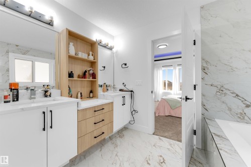 3822 42 Avenue, Beaumont, AB - Indoor Photo Showing Bathroom