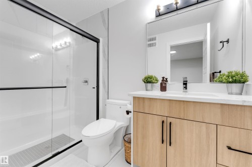 3822 42 Avenue, Beaumont, AB - Indoor Photo Showing Bathroom