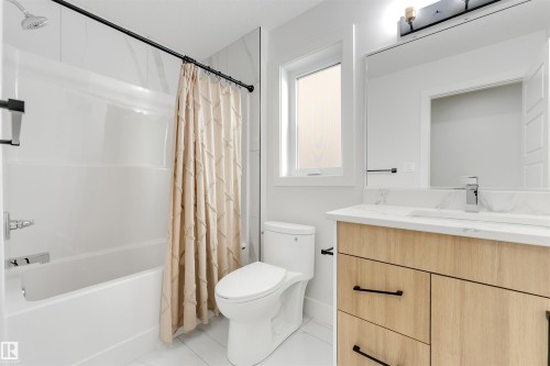3822 42 Avenue, Beaumont, AB - Indoor Photo Showing Bathroom