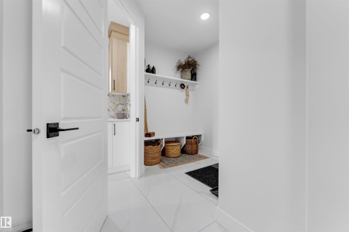 3822 42 Avenue, Beaumont, AB - Indoor Photo Showing Other Room